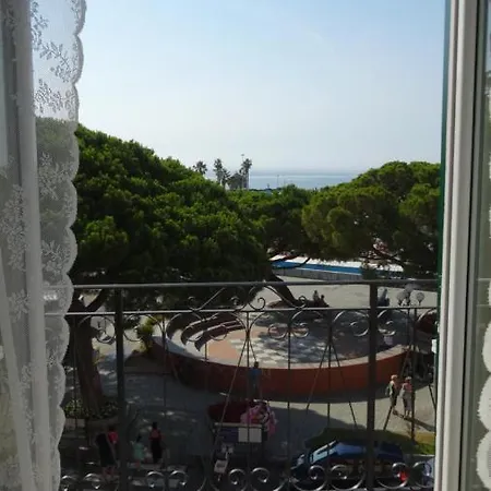 Le Della Nonna 3* Диано-Марина