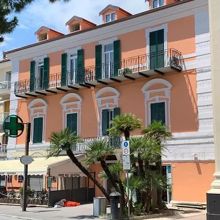 Guest house Le Della Nonna 3*